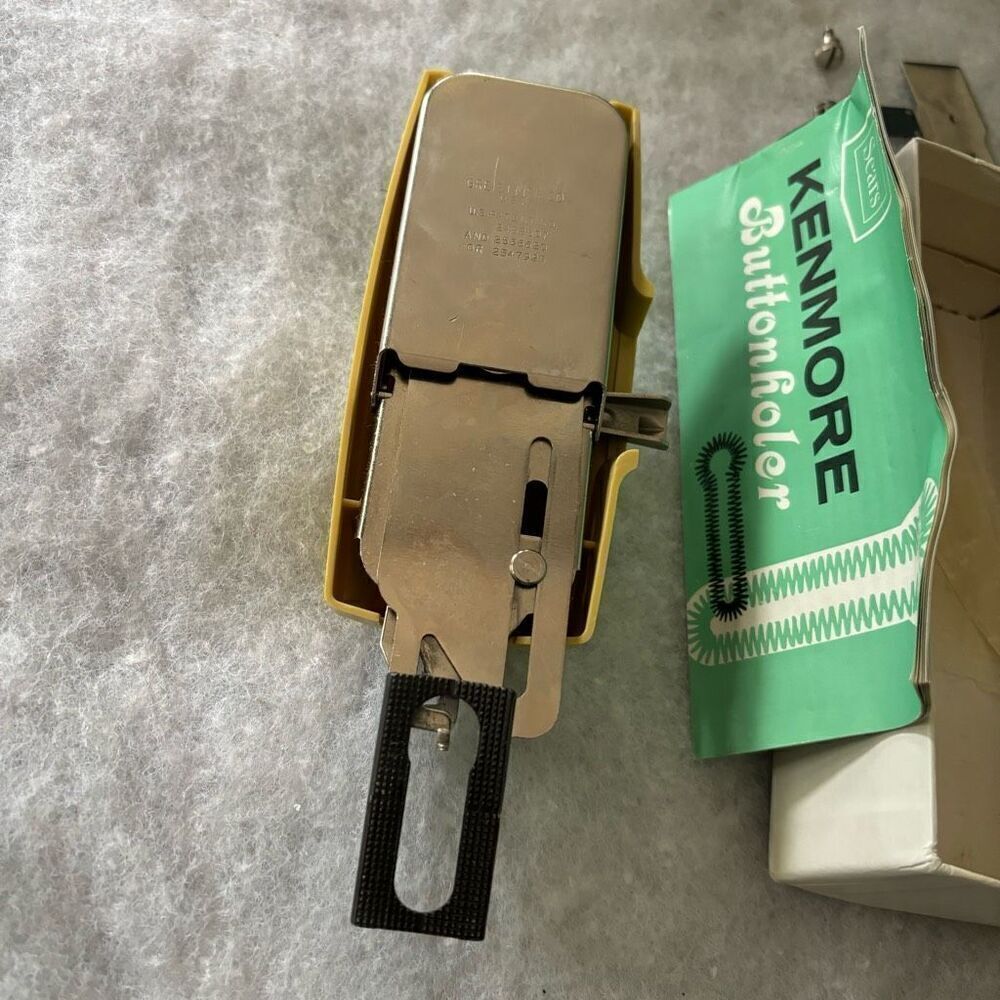 Sears Vintage Buttonhole Attachment Sewing Machine - Picture 5 of 6